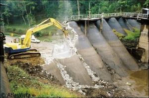 kernansquillec_dam_decommissioning_cc_afp_archives